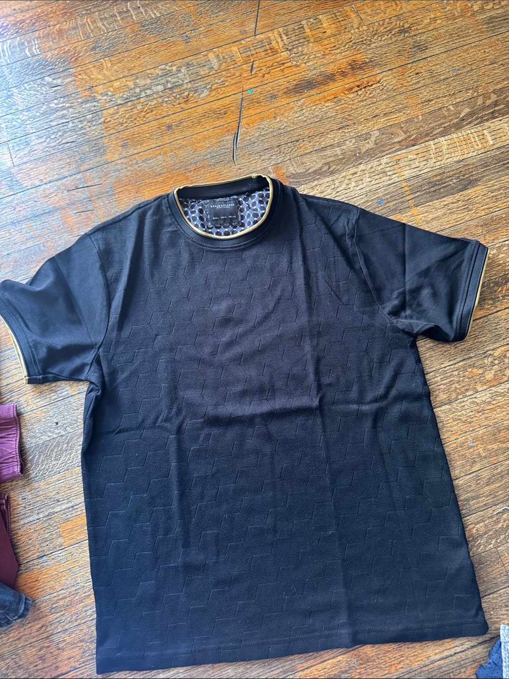 Denim & Flower Black Short Sleeve Men's Tee with Gold Trim
